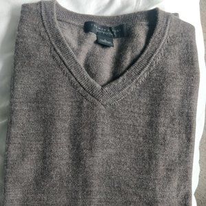 Bloomingdale's Men's Store 100% Merino Tan Wool V-Neck Sleevless Sweater - L